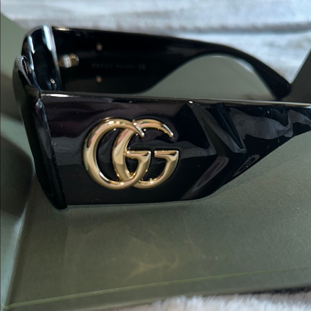 Gucci Black Sunglasses